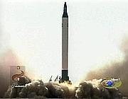 Il missile iraniano lanciato a Semnan (Ap/frame da tv)